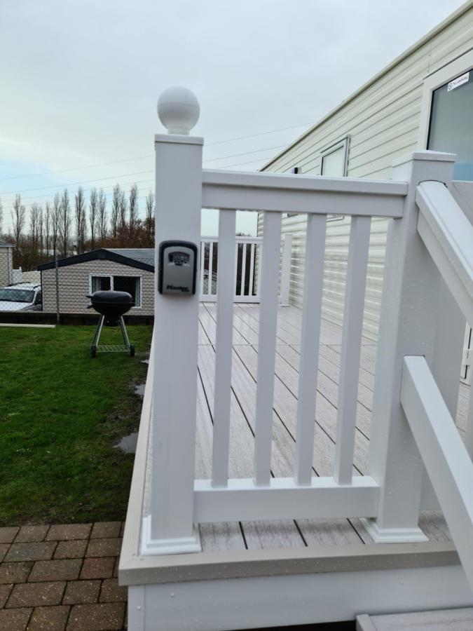 Escape City Caravan Lytchett Minster Exteriér fotografie